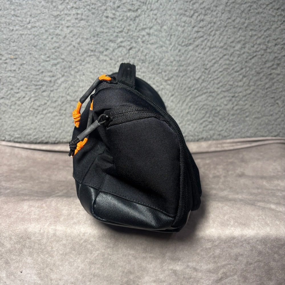 Orvis Black Ballistic Nylon Hanging Toiletry Kit Dopp Bag Orange Interior - Picture 4 of 7